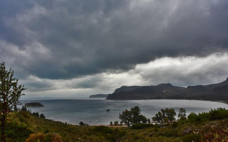 Η άνοιξη θα «κρυφτεί» την Τρίτη – Παγετός, συννεφιά και βοριάδες – Αναλυτική πρόγνωση